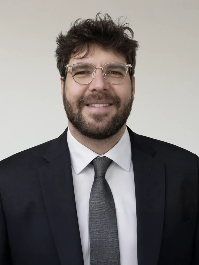 Luke Hautzinger_Headshot RT